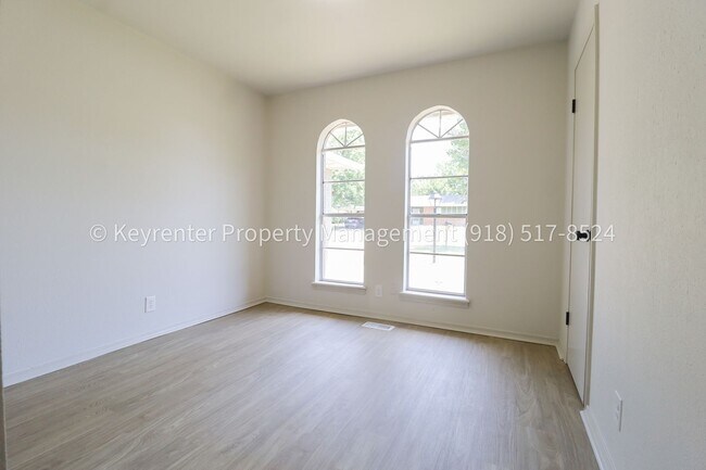 Building Photo - 1820 S 5th Pl
