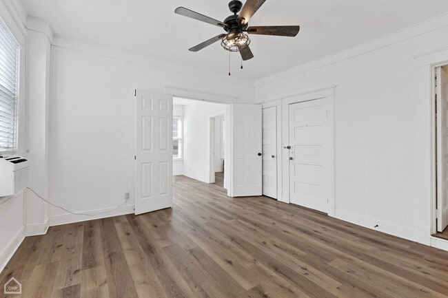 Building Photo - 107 1/2 Dean St