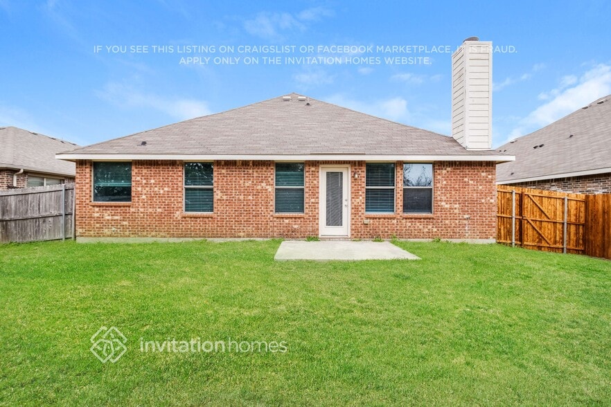 Building Photo - 1040 English Ivy Dr