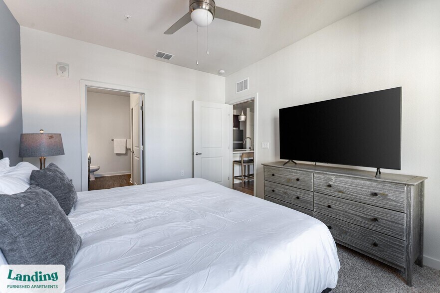 Building Photo - 1225 Utica Dr