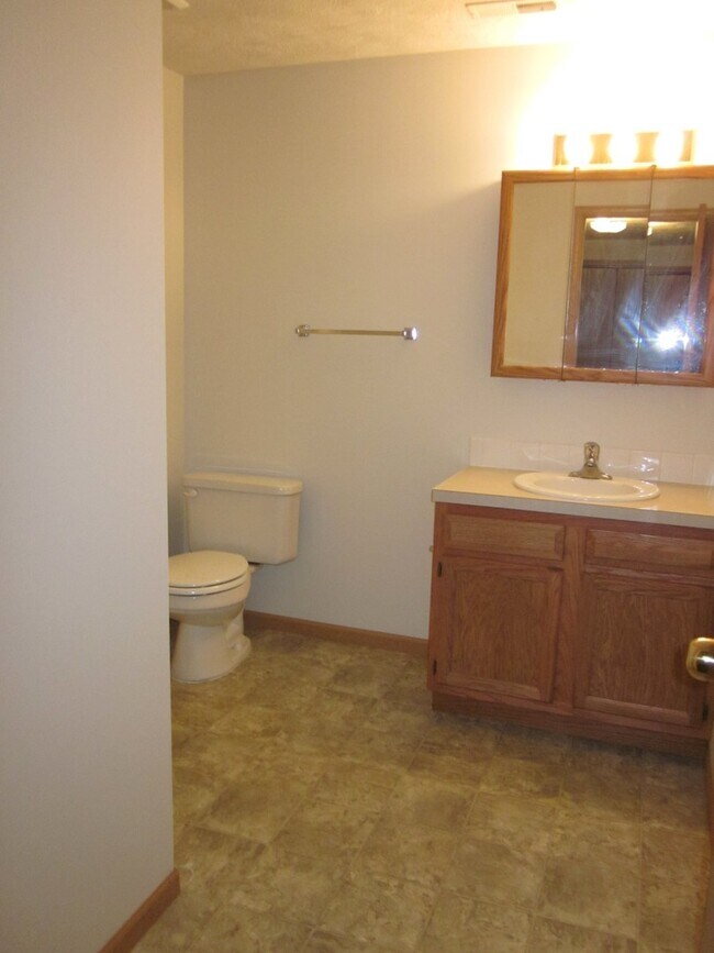 Building Photo - Beautiful Rental Close To East Campus