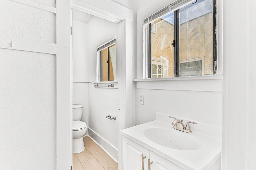 Building Photo - 1074 Obispo Ave