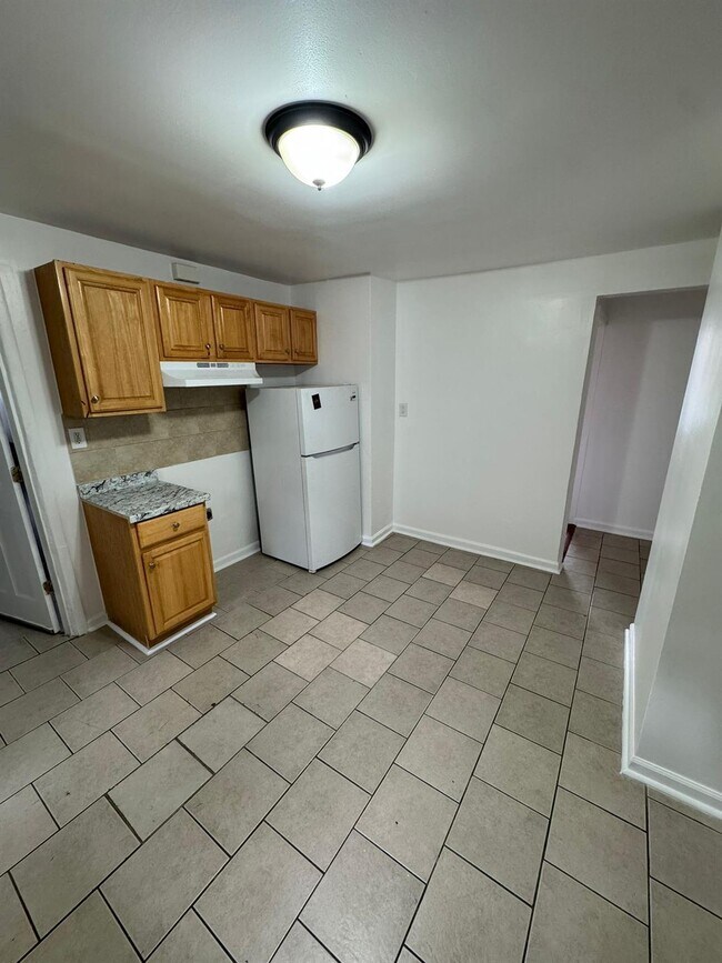 Primary Photo - 131 W Sandford Blvd