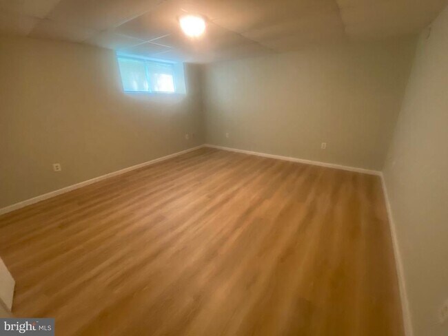 Building Photo - 1312 Clay Ave