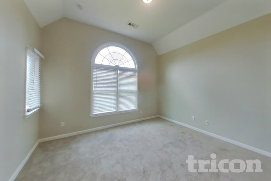 Building Photo - 129 Green Branch Dr