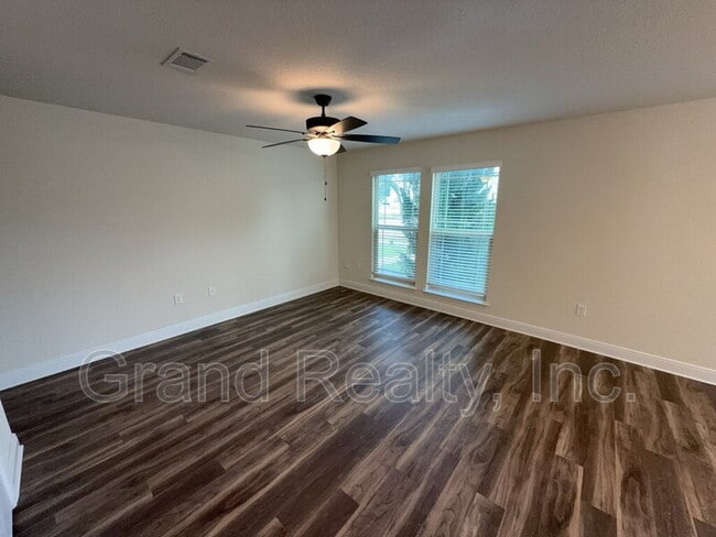 Building Photo - 4417 Village Oak Ln