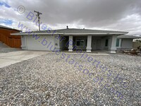 Building Photo - Just listed in Victorville!!!