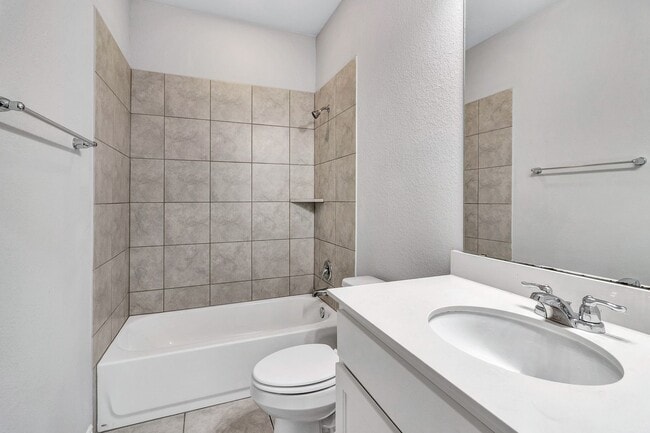 Building Photo - 216 Syrah Ct