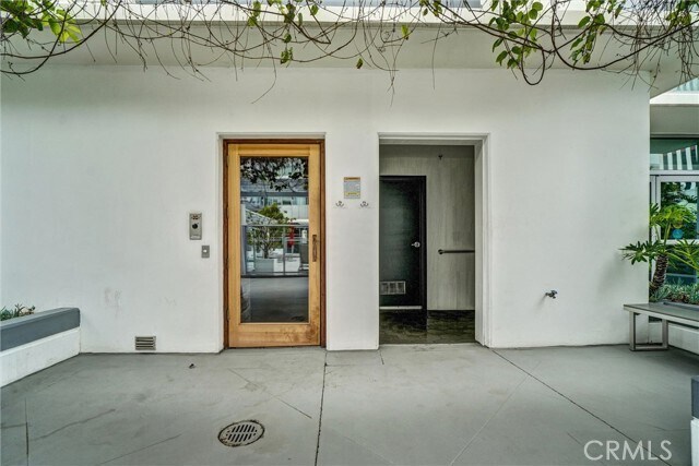 Building Photo - 400 W Ocean Blvd