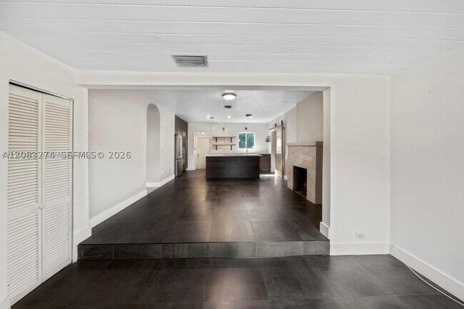 Building Photo - 534 NW 50th St