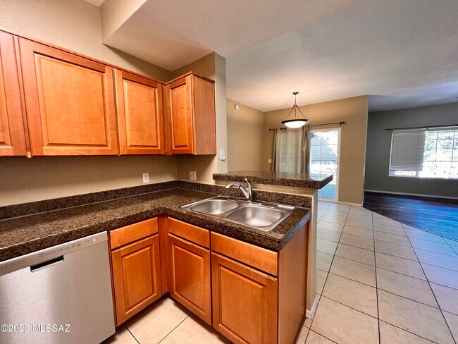 Building Photo - 1500 E Pusch Wilderness Dr
