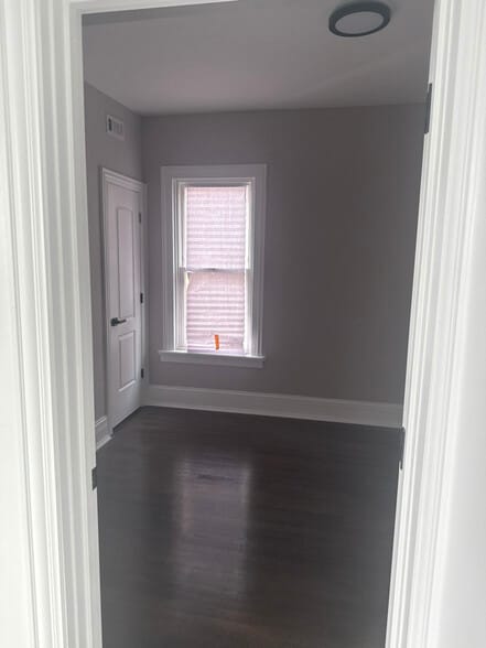 Building Photo - 6716 S Indiana Ave