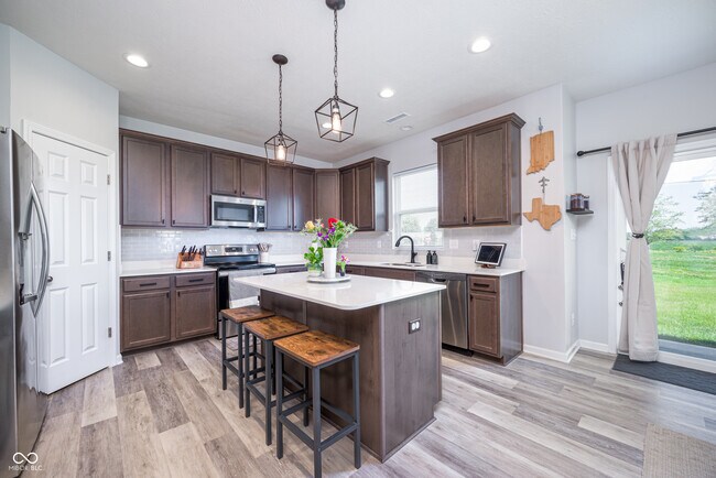 Building Photo - 10848 Sablecliff Wy