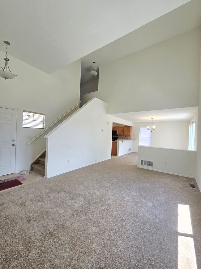 Building Photo - 3 Bedroom home
