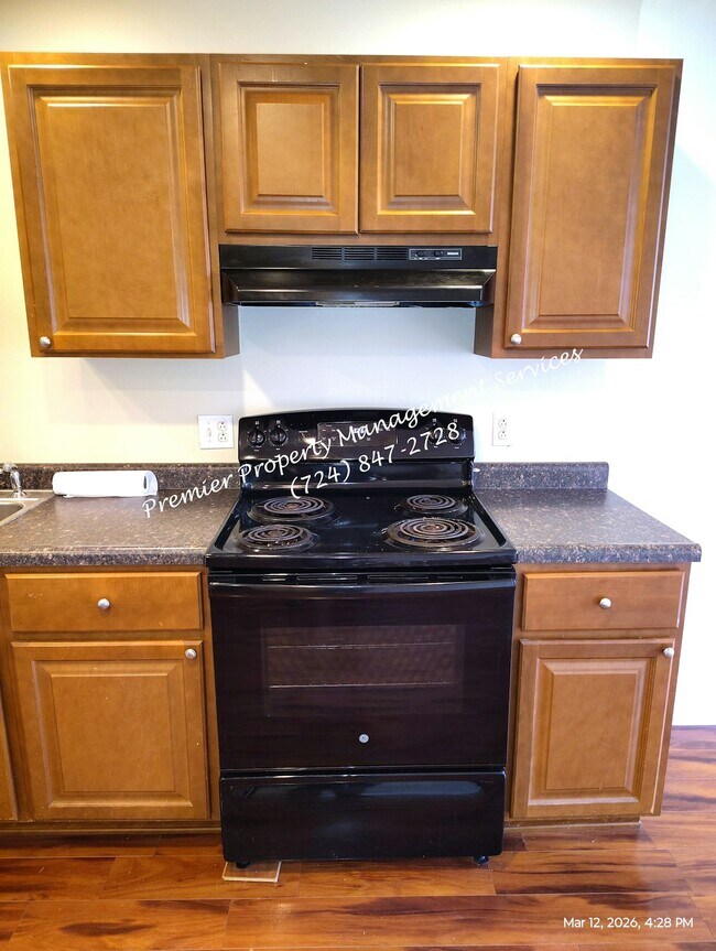 Building Photo - 602 Sheffield Ave