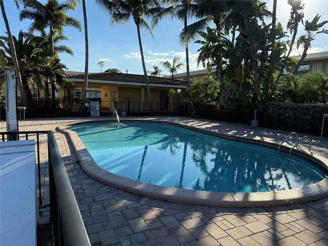 Building Photo - 4050 NE 12th Terrace