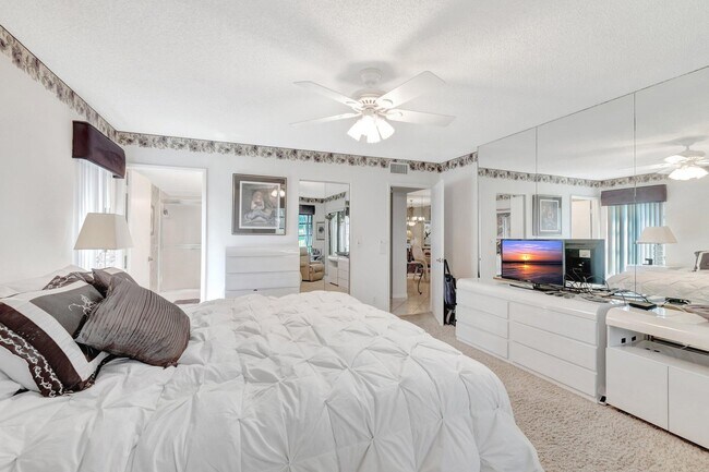 Building Photo - 7280 Amberly Ln