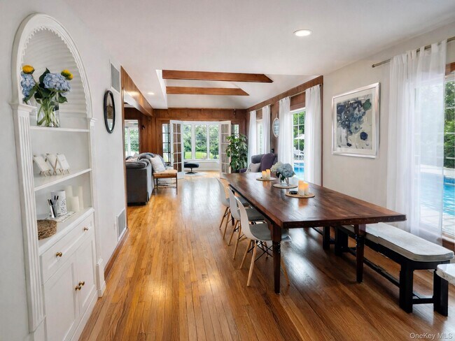 Building Photo - 205 Pine Ave