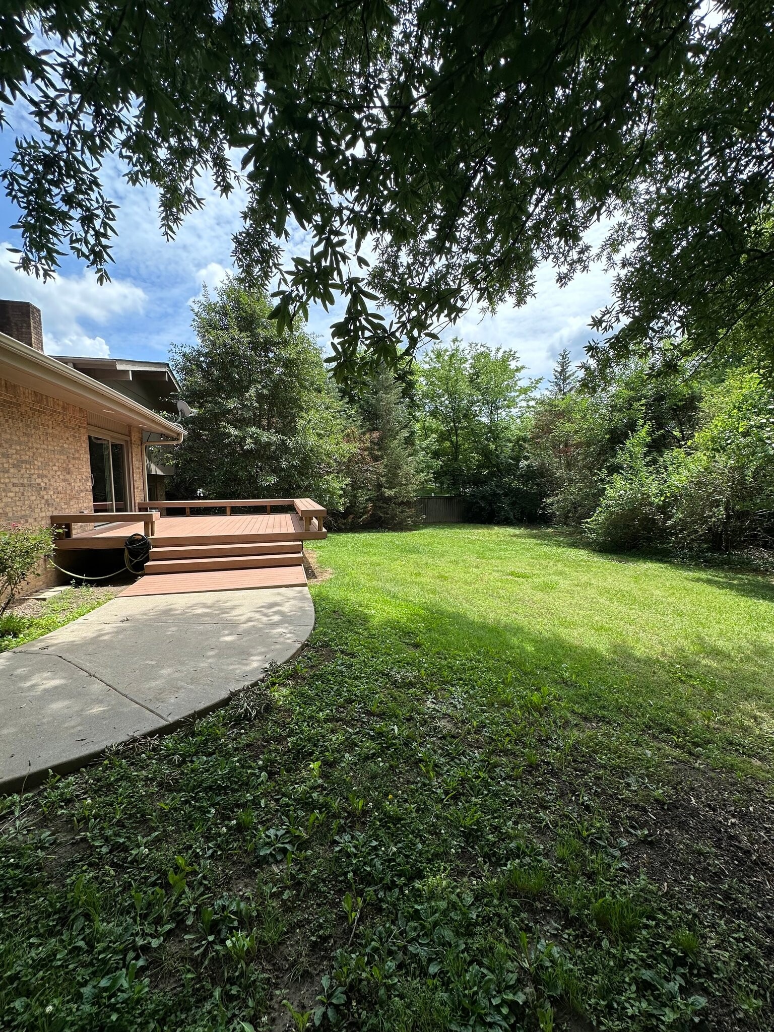 Building Photo - 225 Maxfield Dr