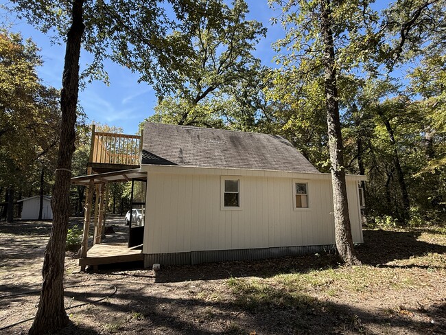 Building Photo - 535 Woodlawn Dr