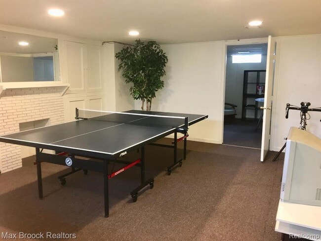 Building Photo - 1619 Poplar Ave