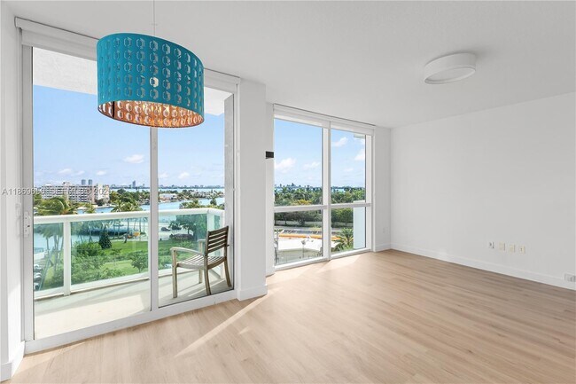 Building Photo - 7900 Harbor Island Dr