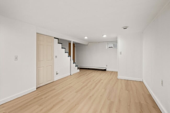 Building Photo - 39 Harland Rd