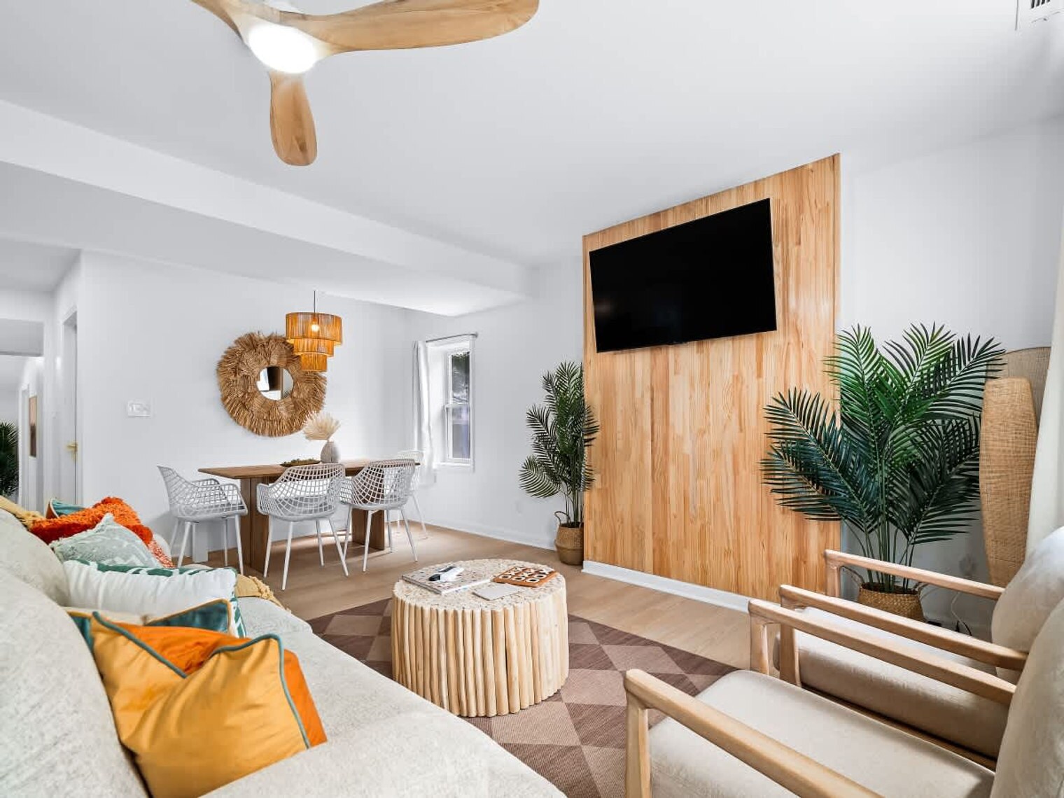 Building Photo - 1107 1st St