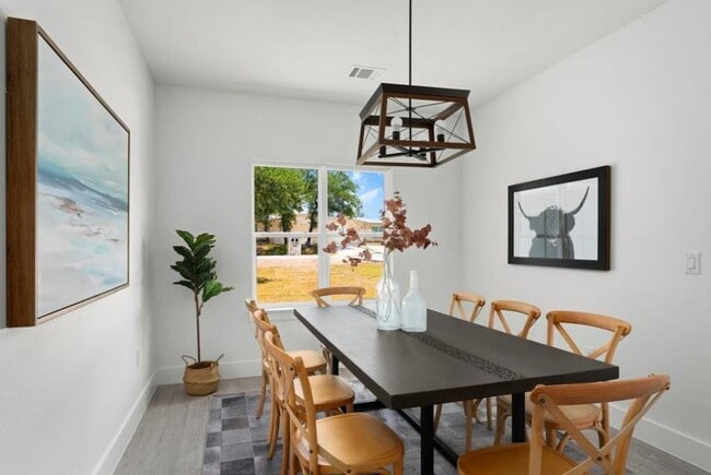 Building Photo - 5102 Moss Point