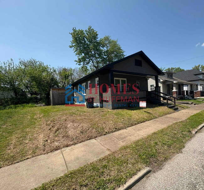 Building Photo - Two Bedroom House | Updated Unit