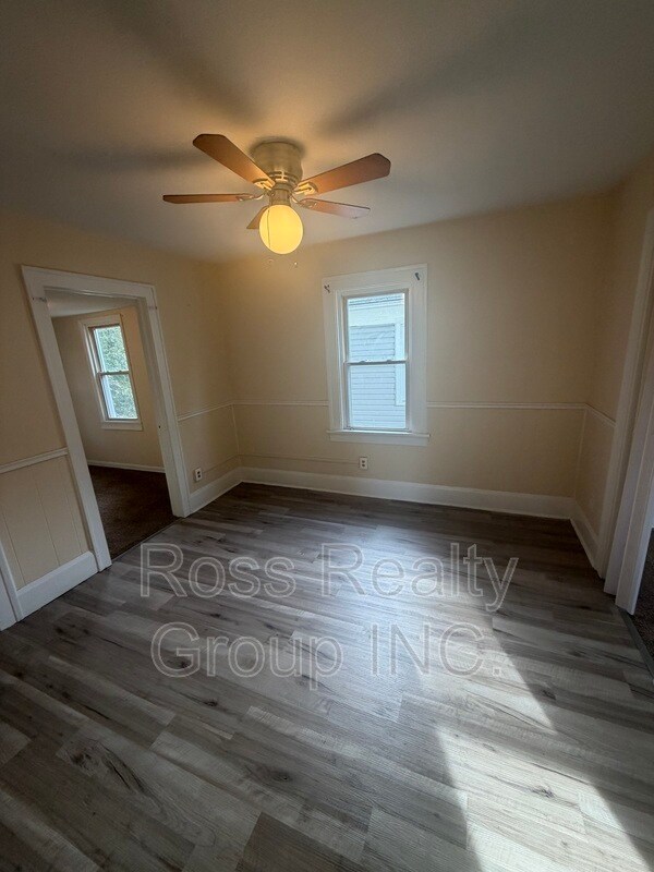 Building Photo - 1725 Mansfield Rd