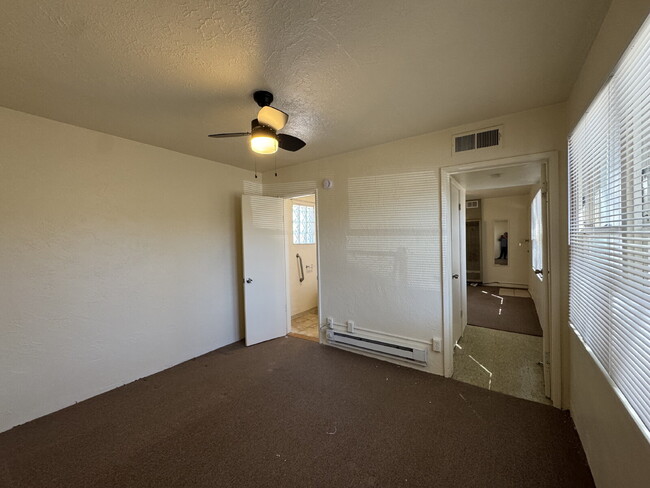 Building Photo - 1 bed 1 bath Casita in south Central Tucson