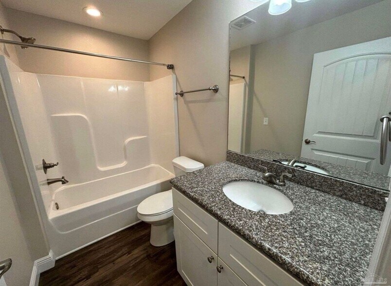 Building Photo - 6587 Park Ave NW