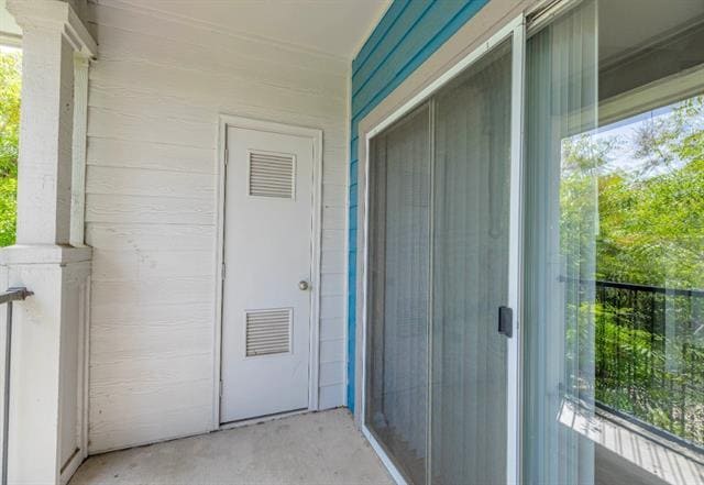 Building Photo - 10505 S I-35 Frontage Rd