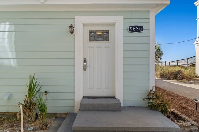 Building Photo - 9618 Beach Blvd