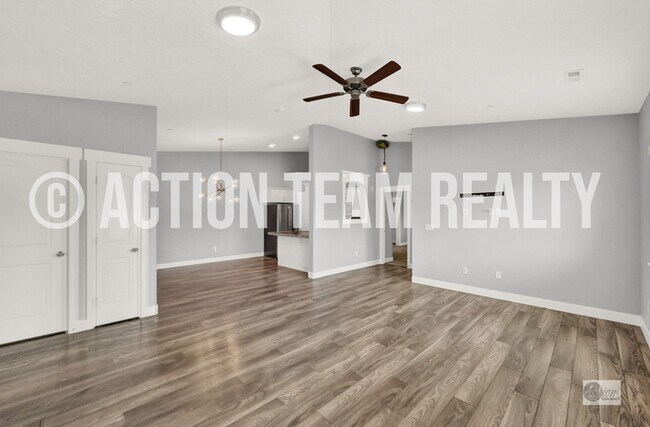 Building Photo - Top Floor Condo in Saratoga Springs!