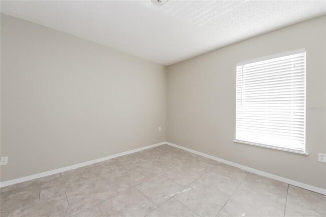 Building Photo - 945 Delano Ct