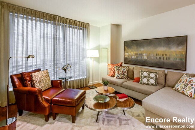 Building Photo - 665 Washington St