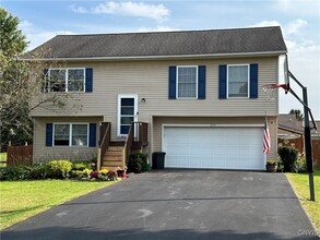 Building Photo - 737 Sleepy Hollow Rd