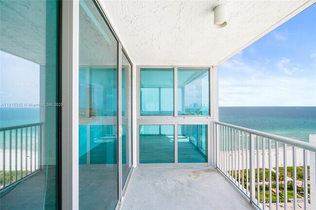 Building Photo - 2655 Collins Ave