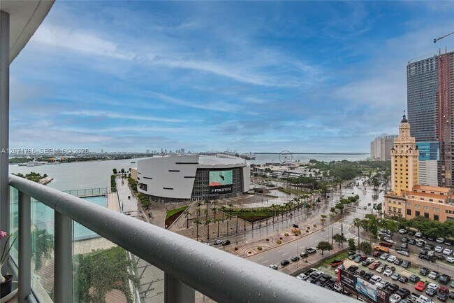 Building Photo - 888 Biscayne Blvd