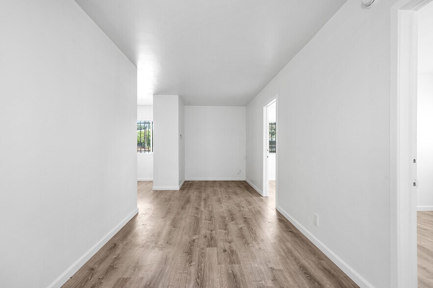 Building Photo - 6133 Whitsett Ave