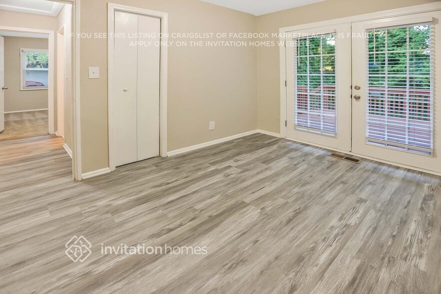 Building Photo - 3473 Pinehill Dr