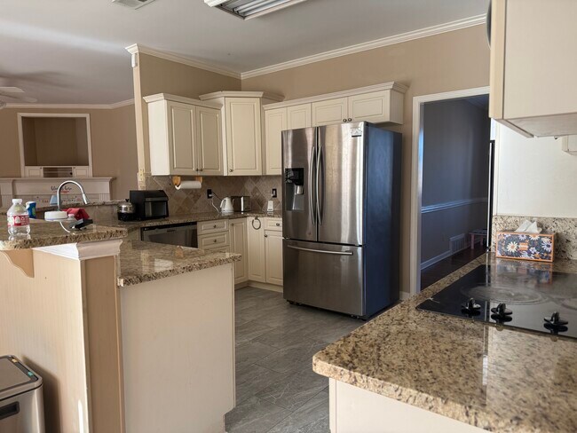 Building Photo - 481 Glenogle Ln