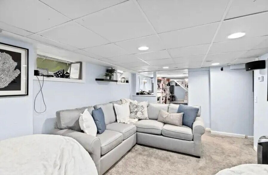 Family Room - 113 Mountain Ave