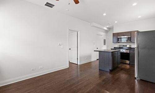 Building Photo - 3124 N California Ave