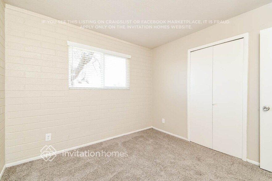 Building Photo - 1742 W 6th Dr