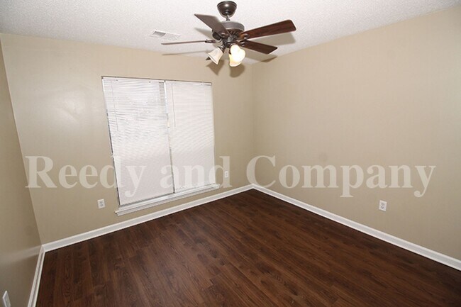 Building Photo - 6077 Wills Way Cir S