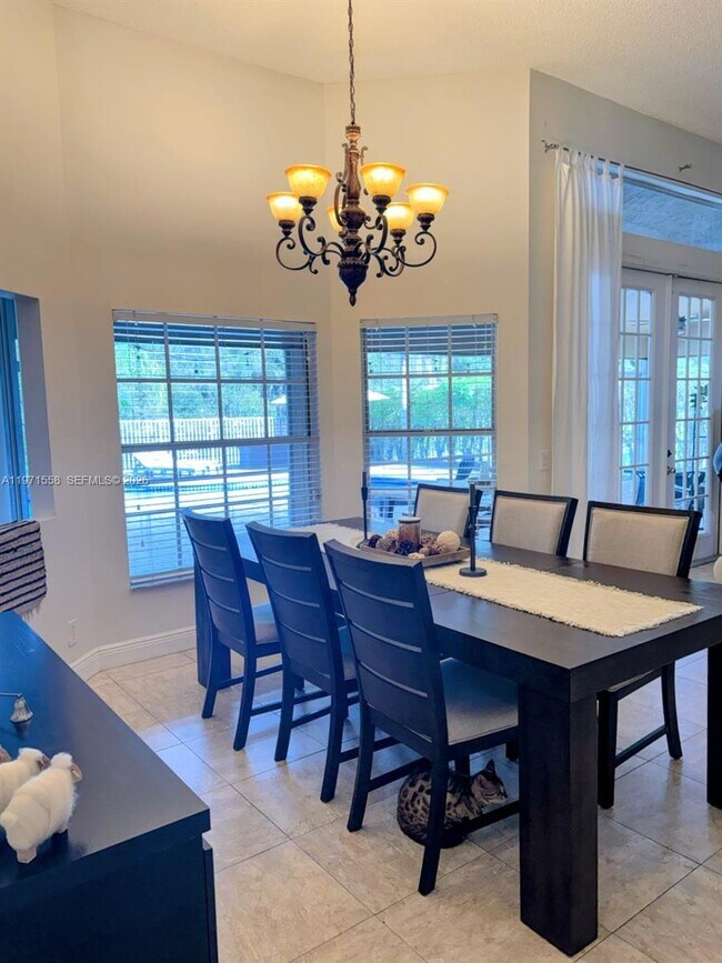 Building Photo - 834 Verona Lake Dr