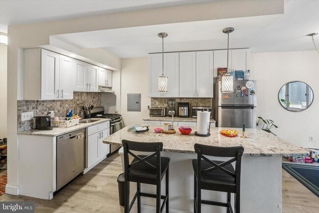 Building Photo - 2101 Chestnut St